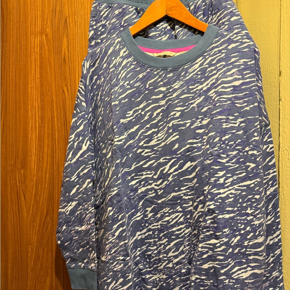 Isaac Mizrahi Blue and White Patterned Top